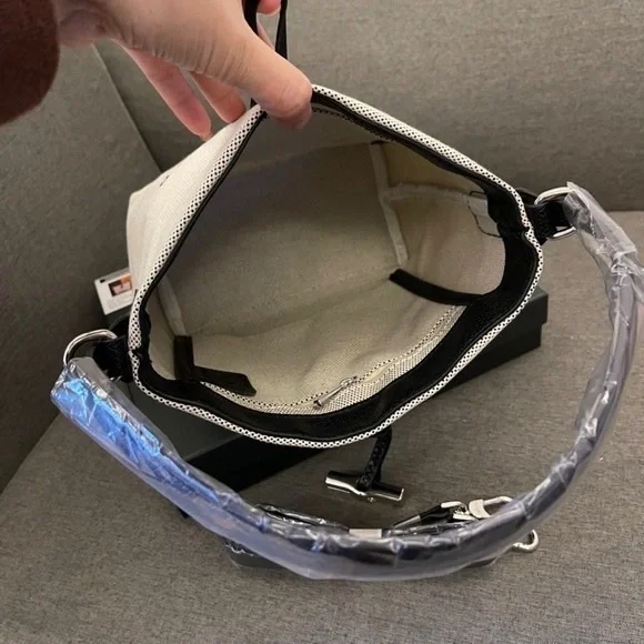 NWT Longchamp Essential Toile Bucket Bag - Picture 8 of 8